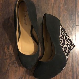 Women’s Shoedazzle Wedges 7.5